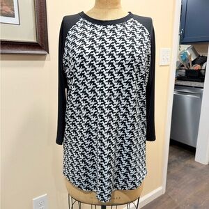LuLa Roe Black and White Houndstooth Women's Top